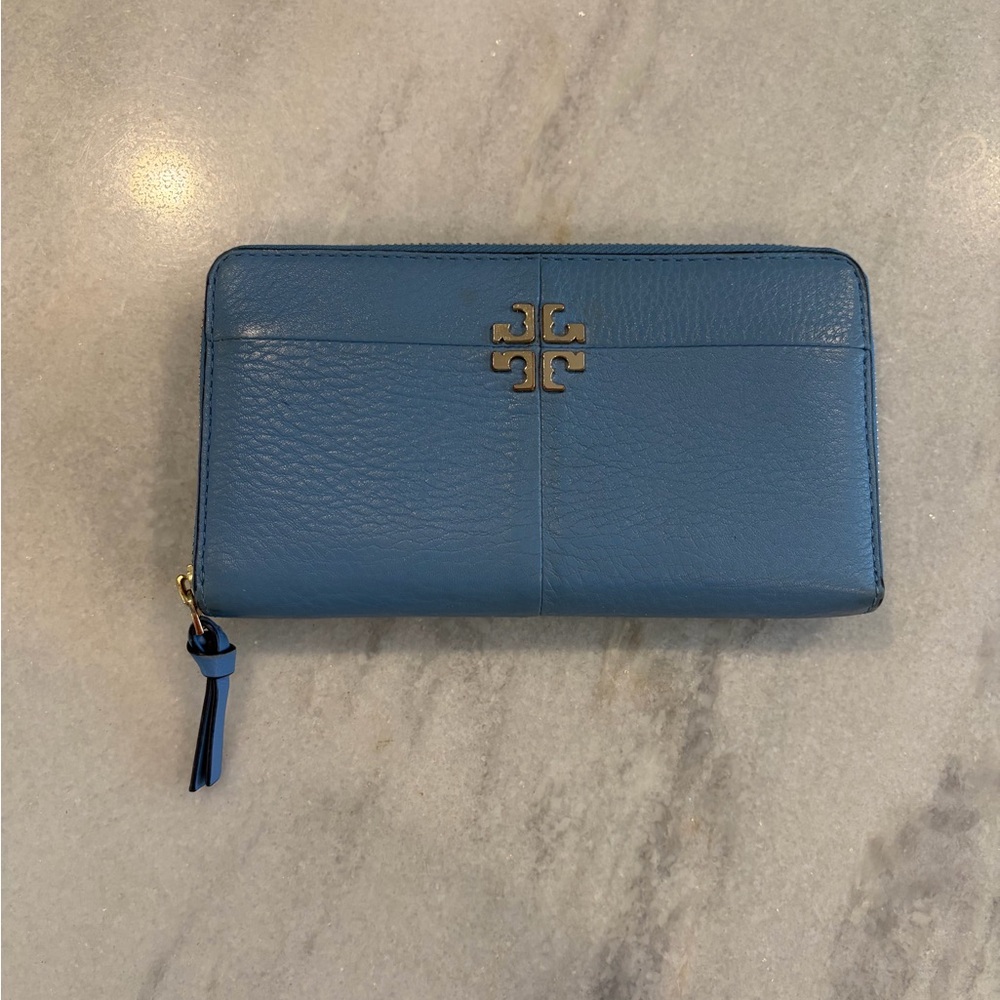 🩵Tory Burch Sky Blue Leather Wallet🩵